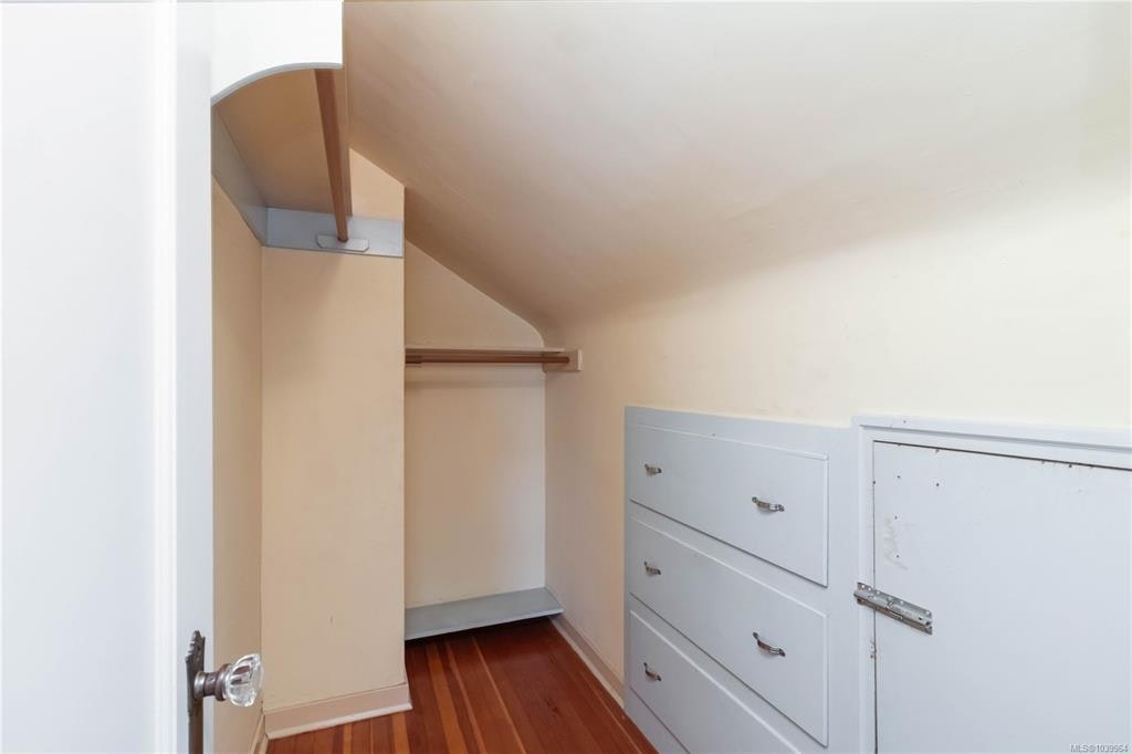 1811 Hollywood Crescent, Victoria, BC, V8S 1J2 - 35