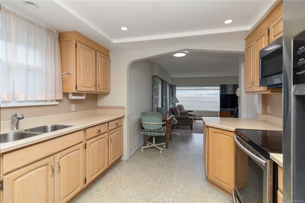 1811 Hollywood Crescent, Victoria, BC, V8S 1J2 - 20