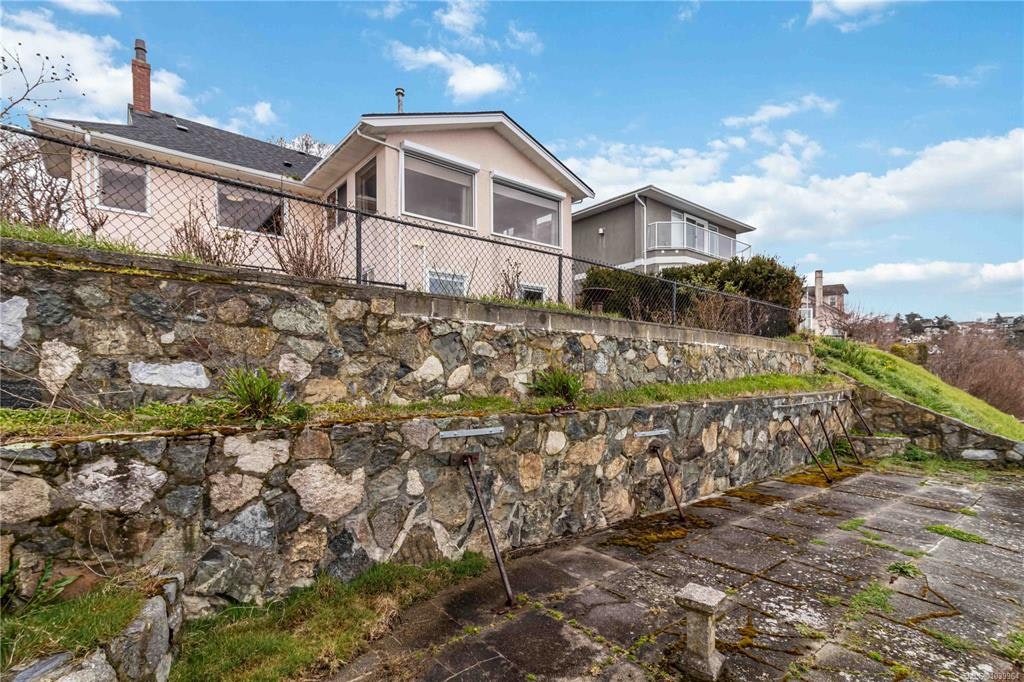 1811 Hollywood Crescent, Victoria, BC, V8S 1J2 - 48