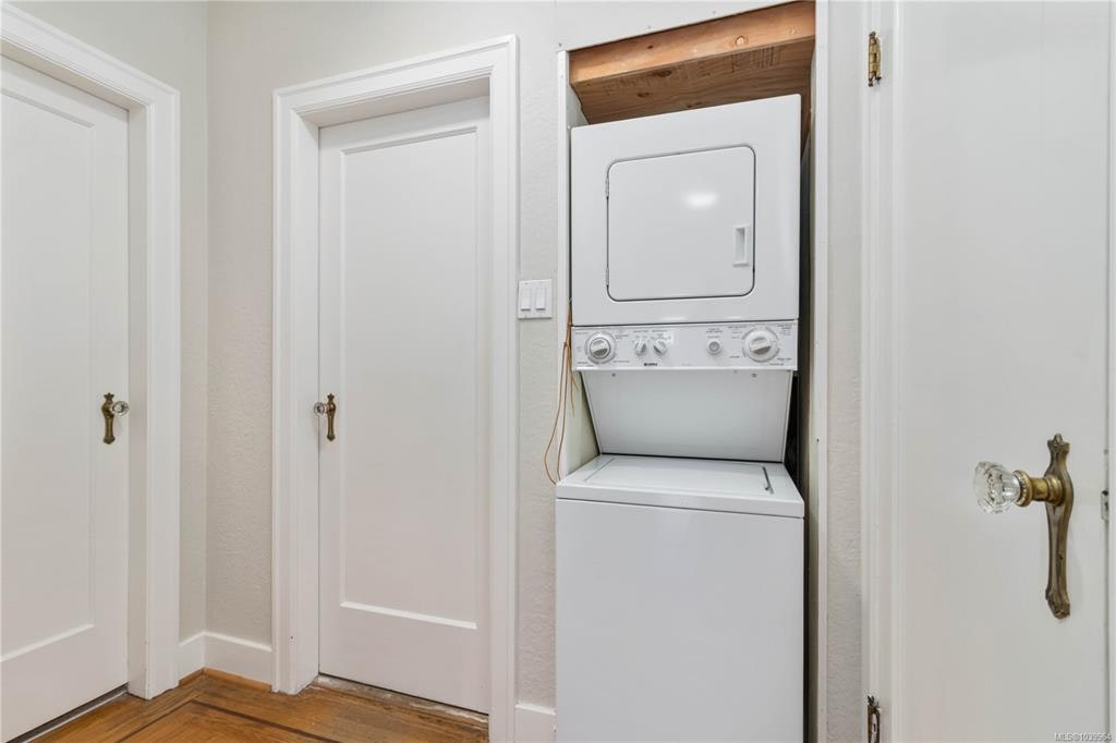 1811 Hollywood Crescent, Victoria, BC, V8S 1J2 - 27