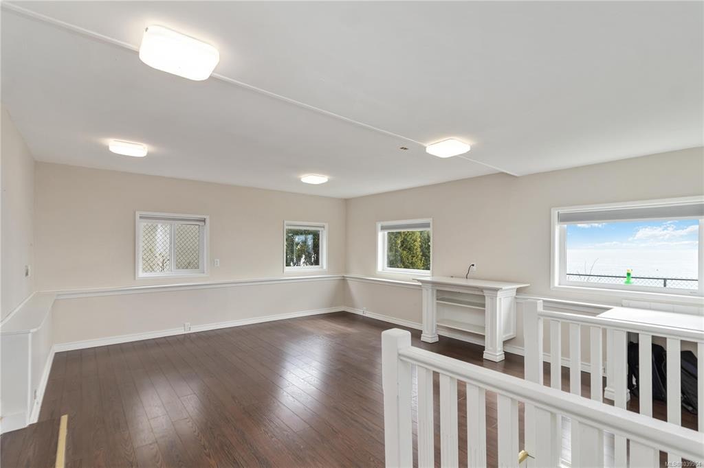 1811 Hollywood Crescent, Victoria, BC, V8S 1J2 - 46