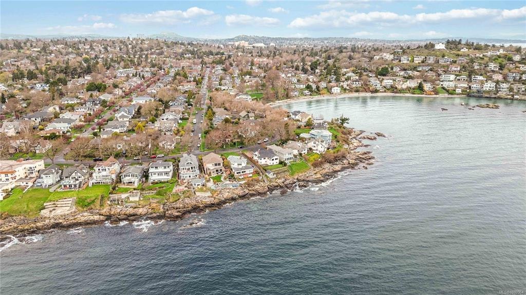 1811 Hollywood Crescent, Victoria, BC, V8S 1J2 - 5