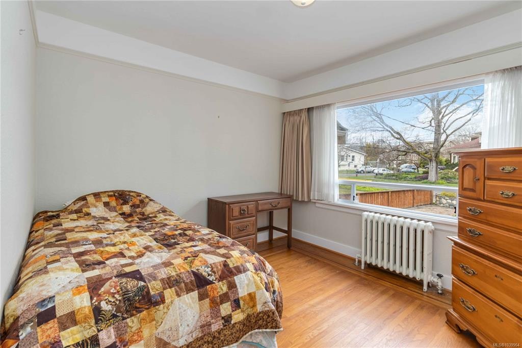 1811 Hollywood Crescent, Victoria, BC, V8S 1J2 - 28