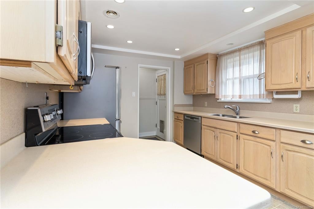 1811 Hollywood Crescent, Victoria, BC, V8S 1J2 - 17
