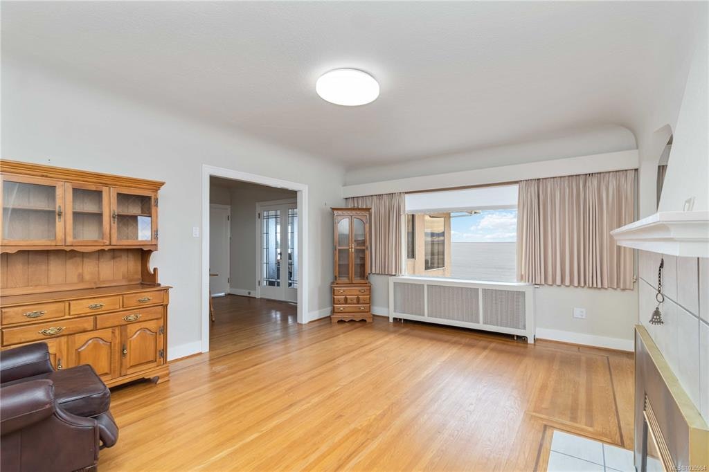 1811 Hollywood Crescent, Victoria, BC, V8S 1J2 - 13