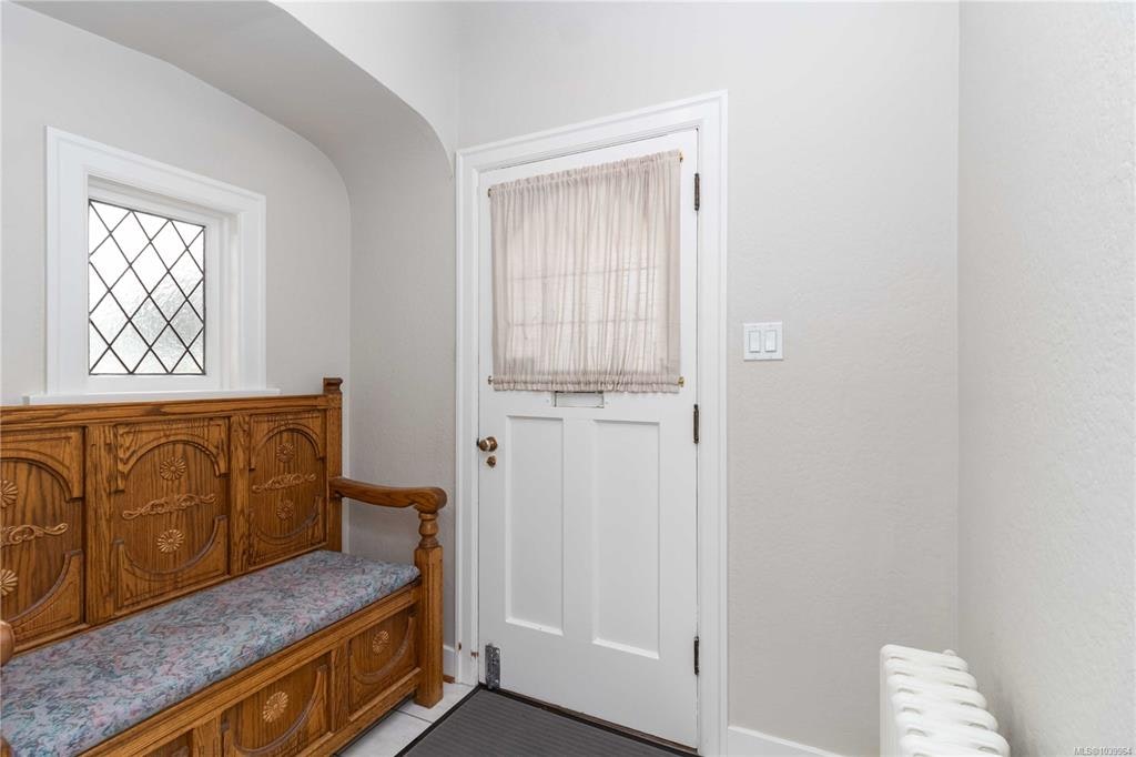 1811 Hollywood Crescent, Victoria, BC, V8S 1J2 - 12