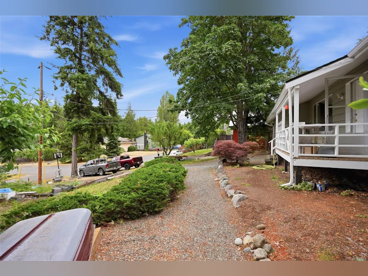 358 Aldous Road, Qualicum Beach, BC, V0N 1G0 - 12