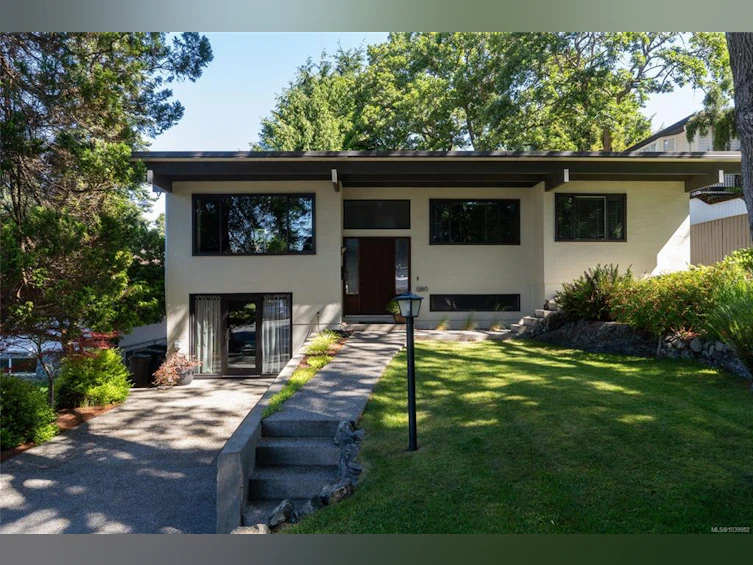 1286 Pike Street, Saanich, BC, V8P 1W3