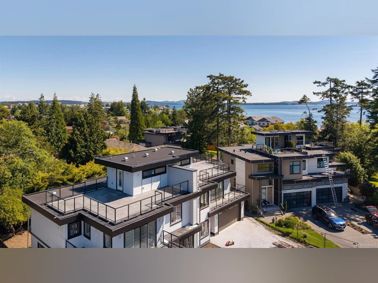 2292 Gail Place, Sidney, BC, V8L 2S2 - 2