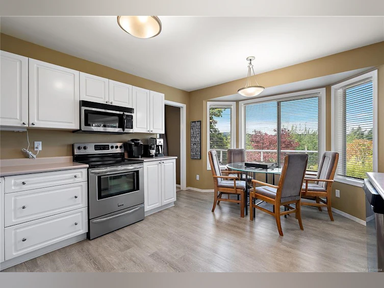 A-6599 Central Saanich Road, Central Saanich, BC, V8Z 5V1 - 4