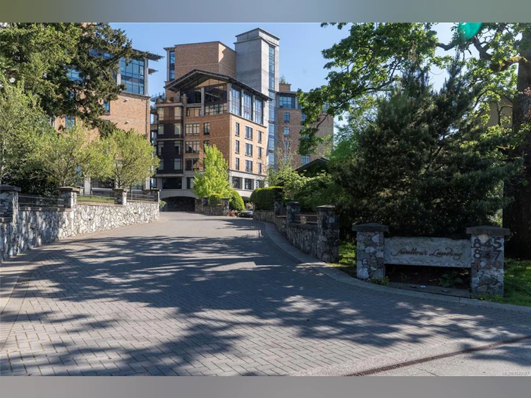 106-847 Dunsmuir Road, Esquimalt, BC, V9A 0A5 - 3