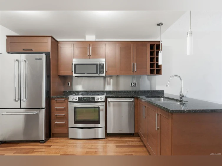 N1003-737 Humboldt Street, Victoria, BC, V8W 1B1 - 3