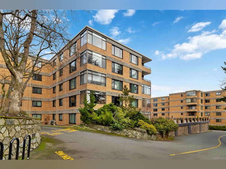 501-2920 Cook Street, Victoria, BC, V8T 3S7 - 3