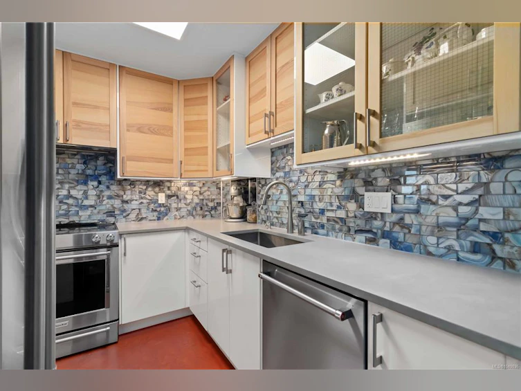 501-2920 Cook Street, Victoria, BC, V8T 3S7 - 14
