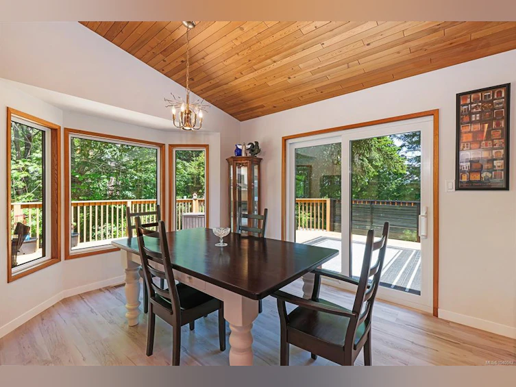 6585 Walker Frontage Road, Union Bay, BC, V0R 1W0 - 8