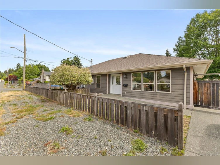 1126 18th Street, Courtenay, BC, V9N 7J8 - 2