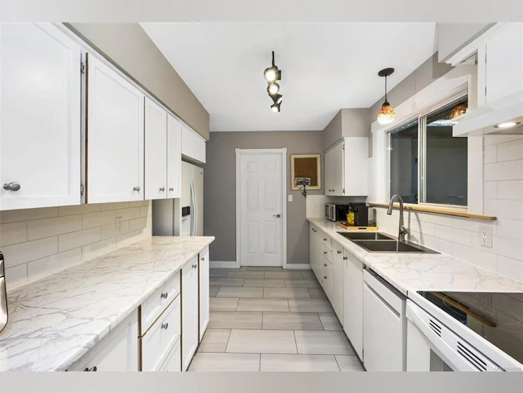 1290 Mckenzie Drive, Duncan, BC, V9L 5R9 - 13