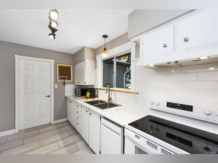 1290 Mckenzie Drive, Duncan, BC, V9L 5R9 - 14