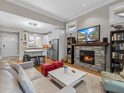 62-5251 W Island Highway - 5