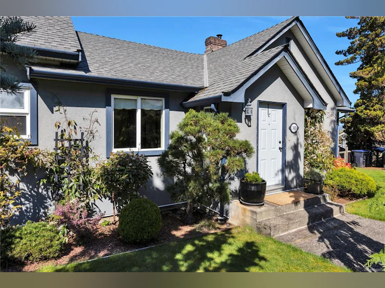 315 W Crescent Road, Qualicum Beach, BC, V9K 1J7 - 37