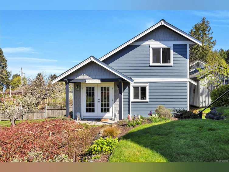 315 W Crescent Road, Qualicum Beach, BC, V9K 1J7 - 2
