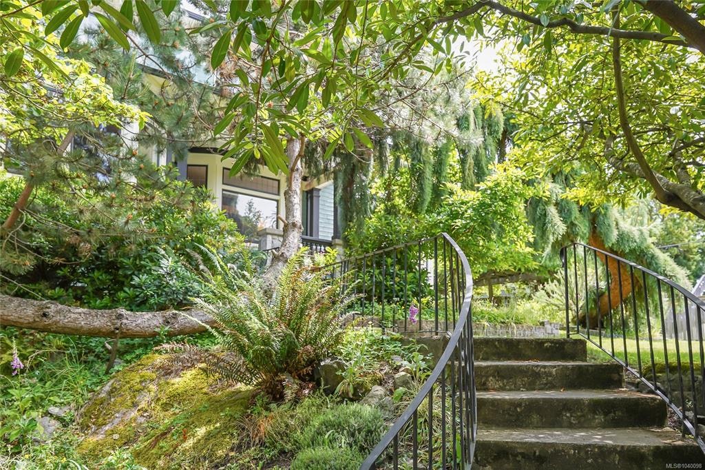 1377 Rockland Avenue, Victoria, BC, V8S 1V7 - 5