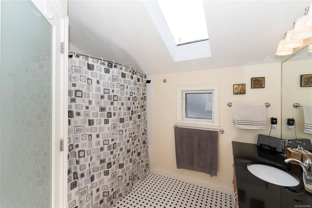 1377 Rockland Avenue, Victoria, BC, V8S 1V7 - 45