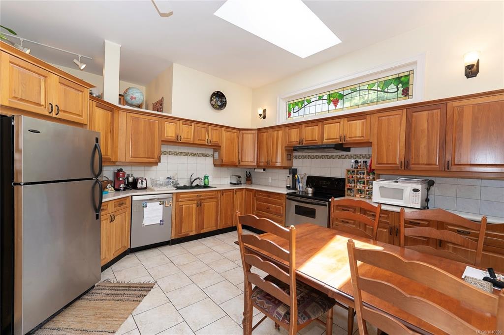 1377 Rockland Avenue, Victoria, BC, V8S 1V7 - 29