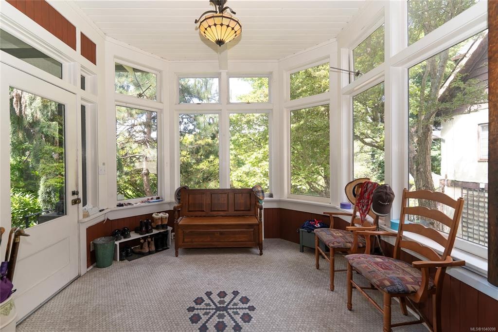 1377 Rockland Avenue, Victoria, BC, V8S 1V7 - 9