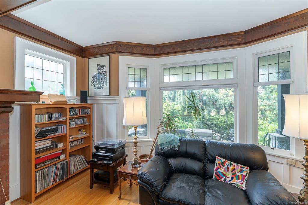 1377 Rockland Avenue, Victoria, BC, V8S 1V7 - 18