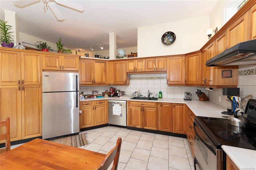 1377 Rockland Avenue, Victoria, BC, V8S 1V7 - 30