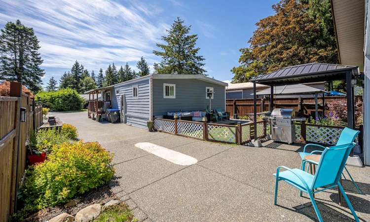 2102 Stadacona Drive