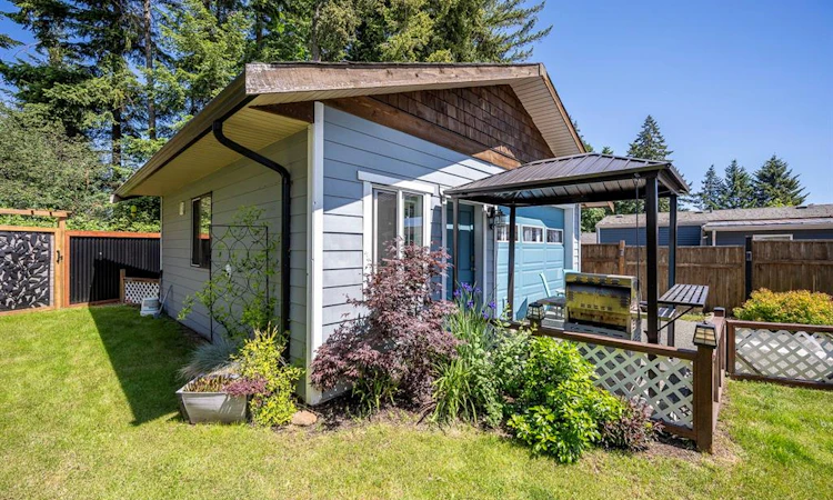 2102 Stadacona Drive