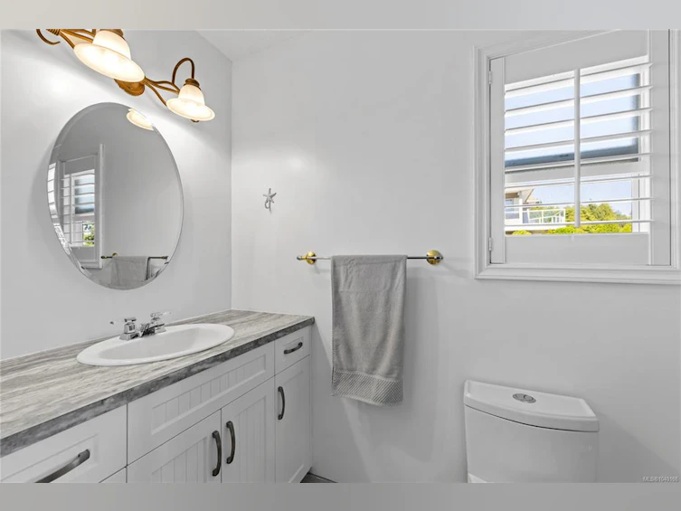 323 W Hoylake Road, Qualicum Beach, BC, V9K 1K5 - 38