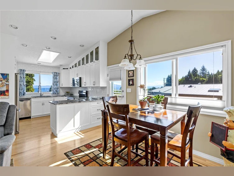 323 W Hoylake Road, Qualicum Beach, BC, V9K 1K5 - 43
