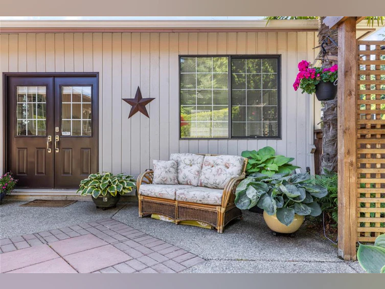 323 W Hoylake Road, Qualicum Beach, BC, V9K 1K5 - 17