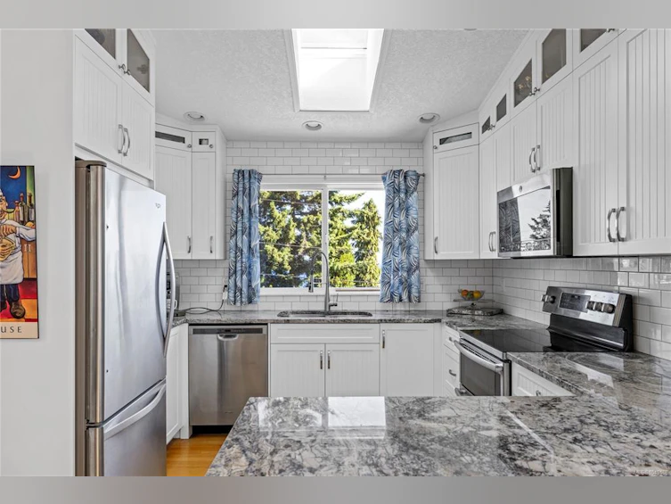 323 W Hoylake Road, Qualicum Beach, BC, V9K 1K5 - 6