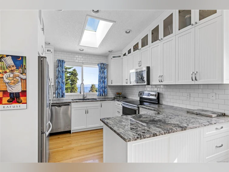 323 W Hoylake Road, Qualicum Beach, BC, V9K 1K5 - 30