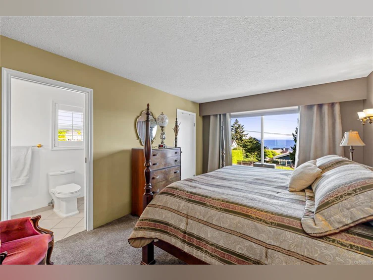 323 W Hoylake Road, Qualicum Beach, BC, V9K 1K5 - 35