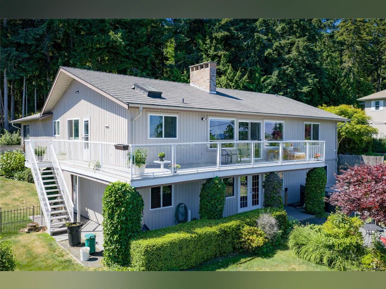 323 W Hoylake Road, Qualicum Beach, BC, V9K 1K5
