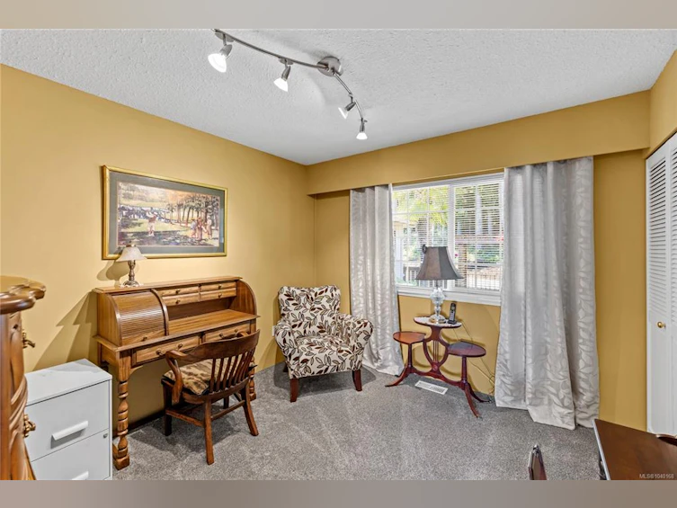 323 W Hoylake Road, Qualicum Beach, BC, V9K 1K5 - 39