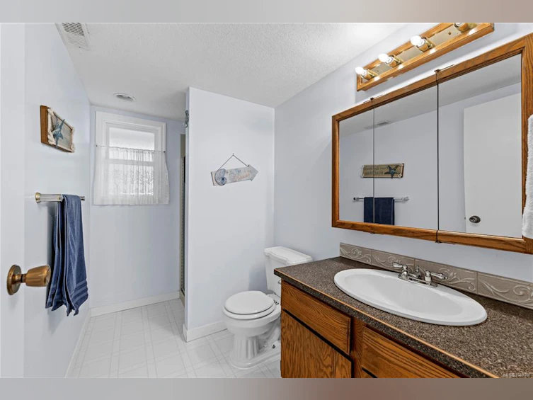 323 W Hoylake Road, Qualicum Beach, BC, V9K 1K5 - 58
