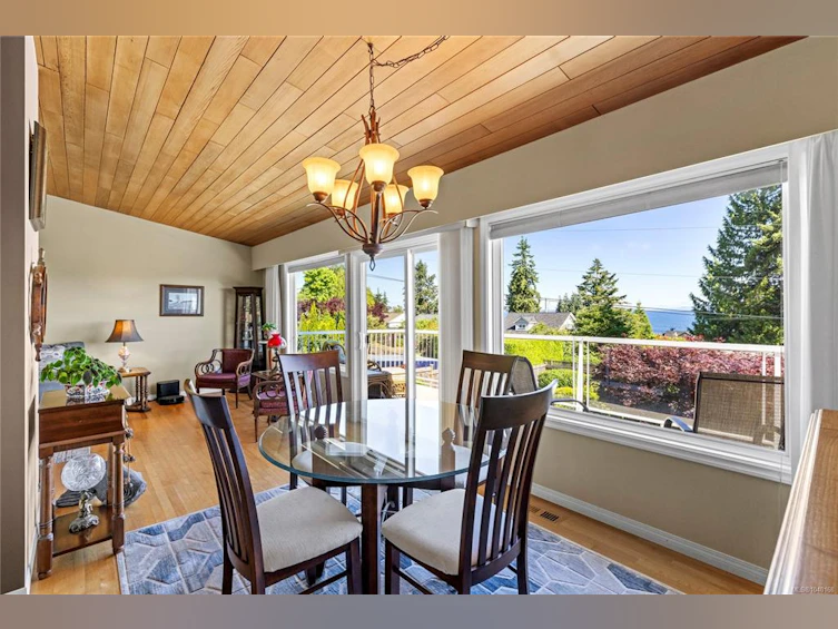 323 W Hoylake Road, Qualicum Beach, BC, V9K 1K5 - 5