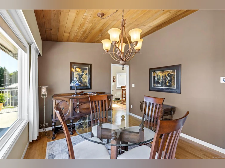 323 W Hoylake Road, Qualicum Beach, BC, V9K 1K5 - 25