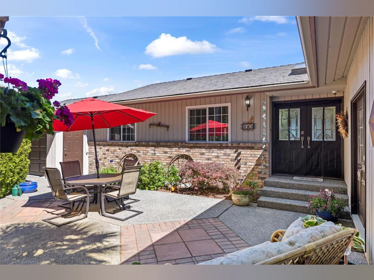 323 W Hoylake Road, Qualicum Beach, BC, V9K 1K5 - 3
