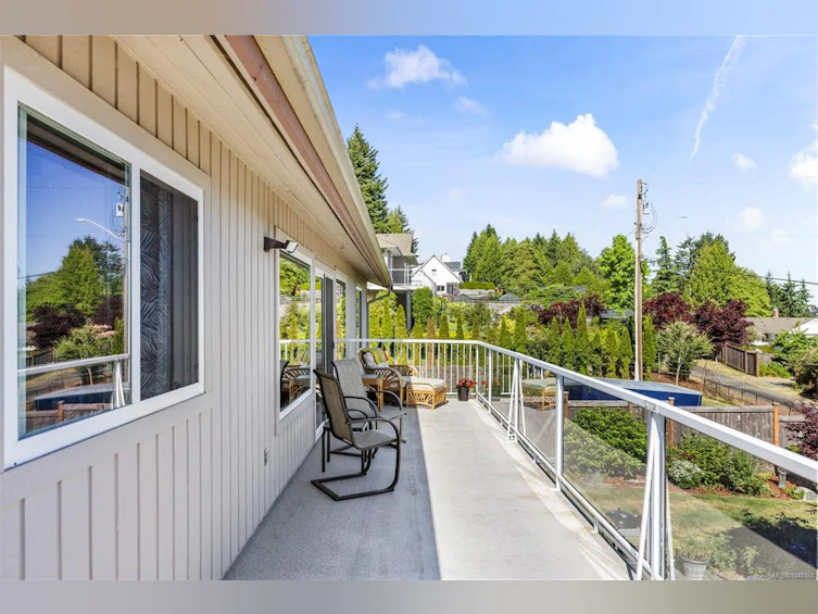 323 W Hoylake Road, Qualicum Beach, BC, V9K 1K5 - 29