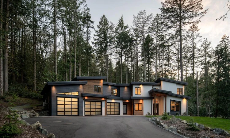 1535 Eagle Way