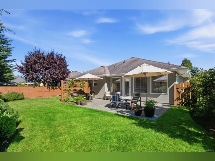 819 Mulholland Drive, French Creek, BC, V9P 2K5 - 9