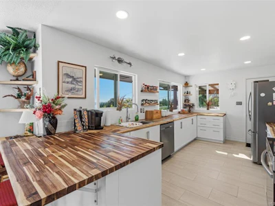 422 Battie Drive - 5