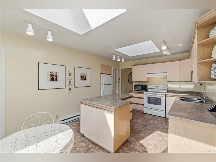 1095 Pepper Place, French Creek, BC, V9P 1Z5 - 16